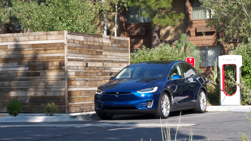 Illustration for article titled The Tesla Model X Is The Best Minivan $150,000 Can Buy